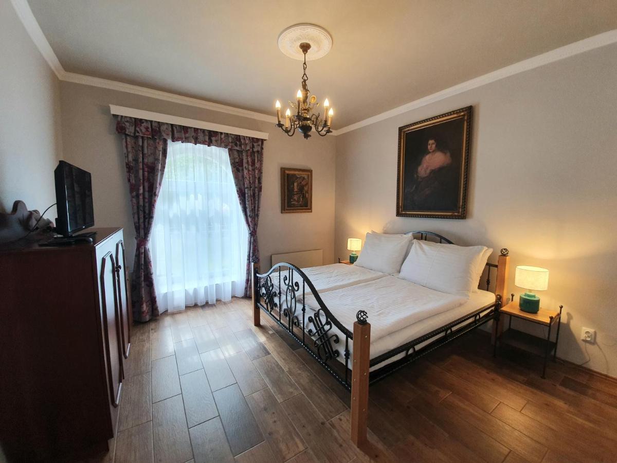 Lesni Hotel Perslak Nová Bystřice Exteriör bild