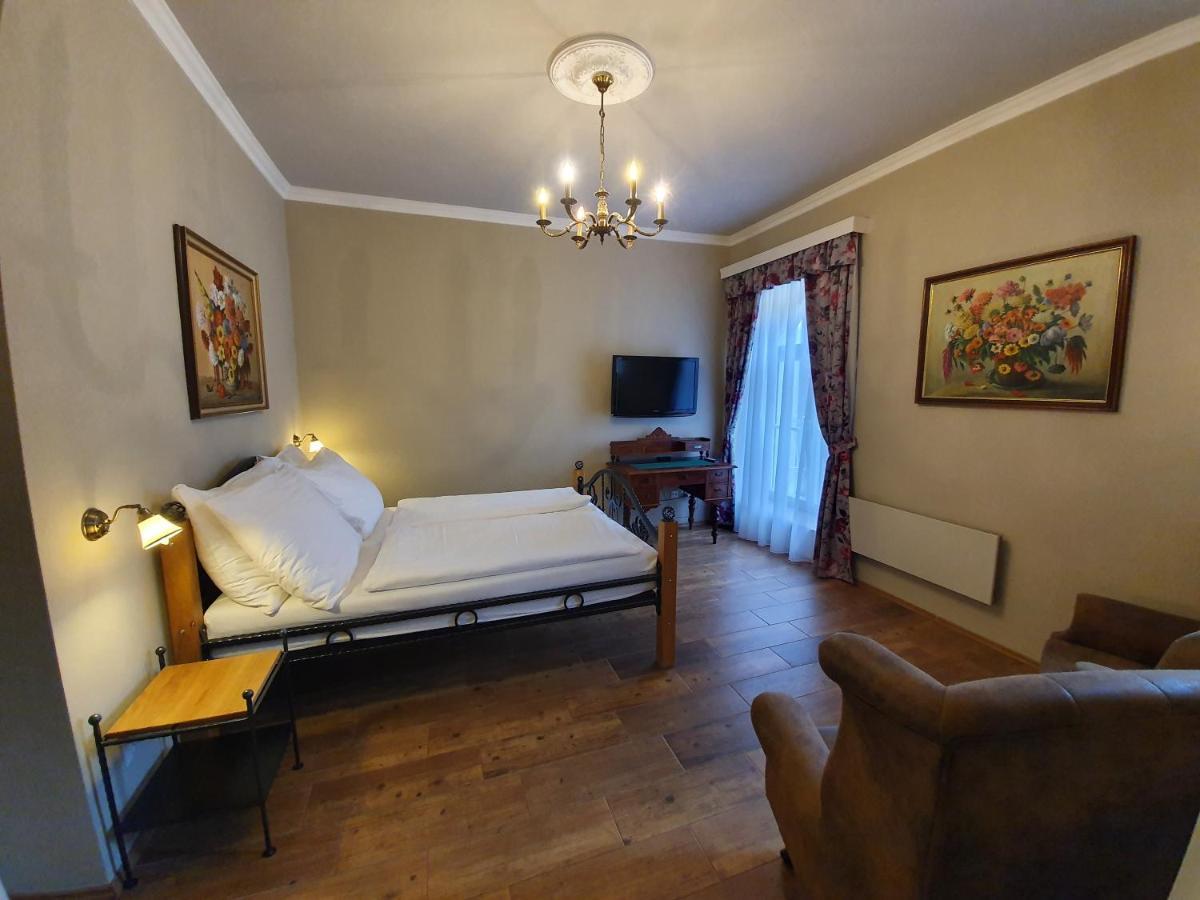 Lesni Hotel Perslak Nová Bystřice Exteriör bild