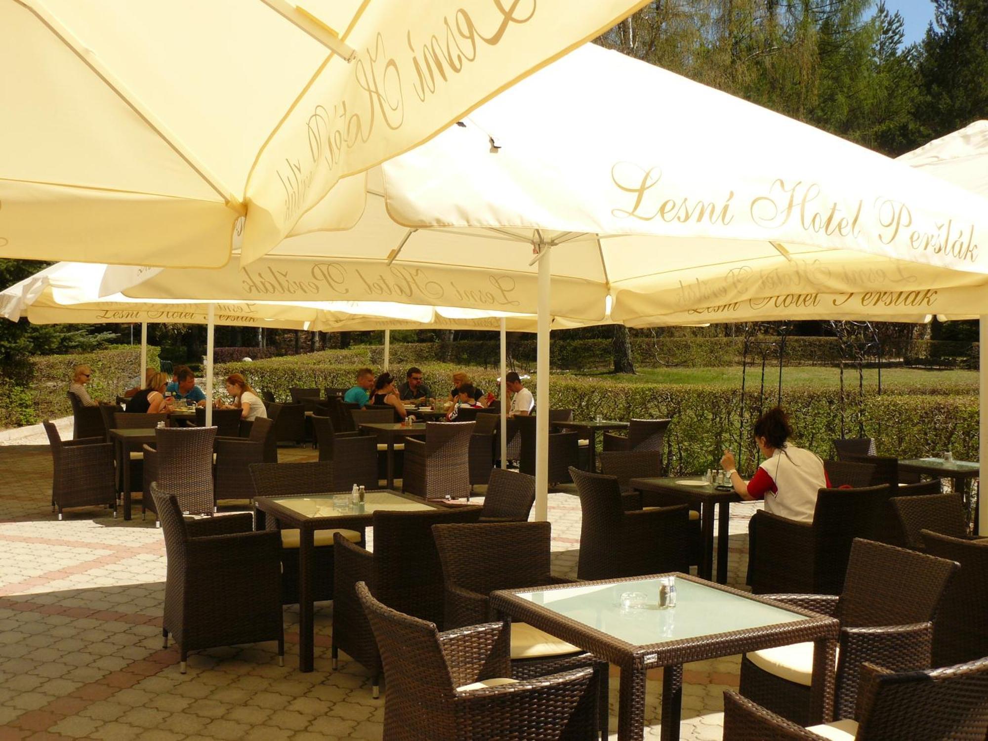 Lesni Hotel Perslak Nová Bystřice Exteriör bild