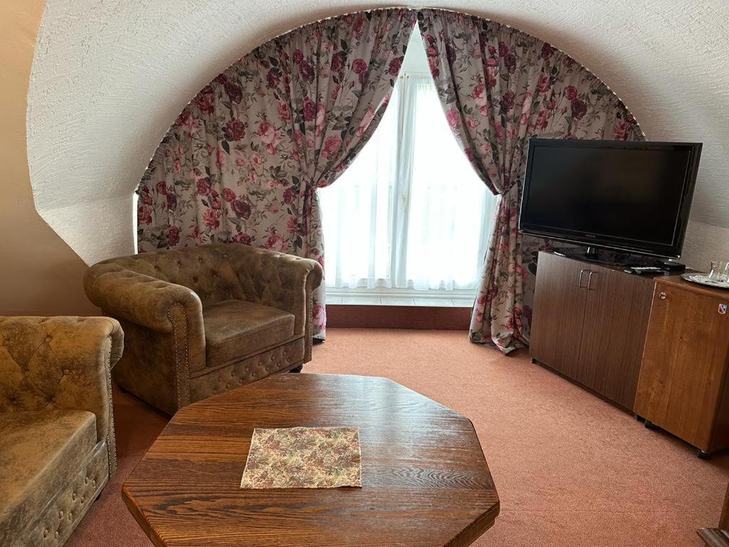 Lesni Hotel Perslak Nová Bystřice Exteriör bild